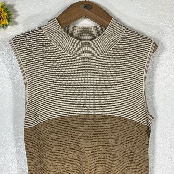 Emma James Mock Neck Sleeveless Top Size 1/1X Womens - Picture 2 of 6